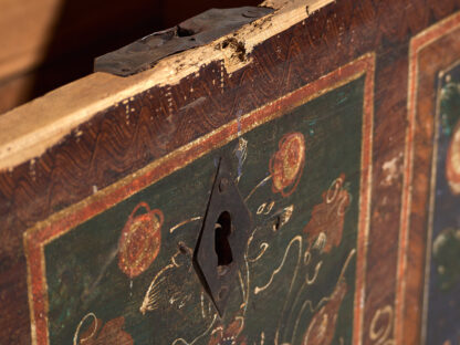 Antique footboard trunk with floral motifs (c.1920) #44