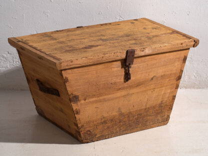 Antique storage trunk in natural brown (c.1920) #76