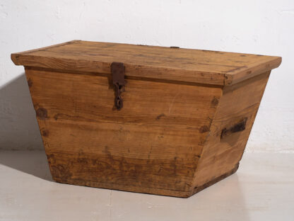 Antique storage trunk in natural brown (c.1920) #76