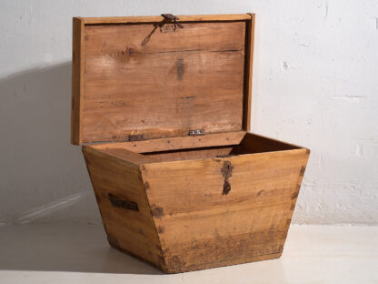 Antique storage trunk in natural brown (c.1920) #76