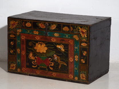 Antique Chinese dark colored antique floral patterned trunk (c.1900) #2