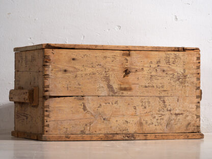 Antique antique washed wood coffee table trunk (c.1920) #8