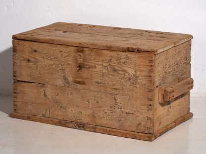 Antique antique washed wood coffee table trunk (c.1920) #8