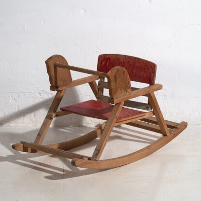 Ancienne chaise d'enfant en bois (vers 1920)