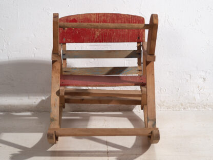 Ancienne chaise d'enfant en bois (vers 1920)