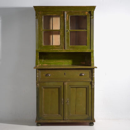 Commode avec étagères anciennes de couleur vert olive (vers 1920)