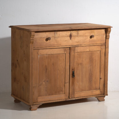 Antique bedroom chest of drawers (c.1920) #105