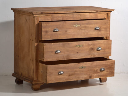 Antique rustic chest of drawers (c.1920)