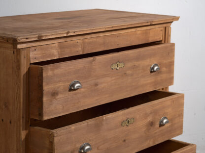 Antique rustic chest of drawers (c.1920)