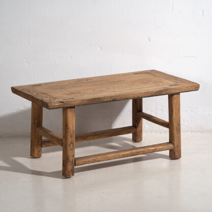 Ancienne table basse en orme de Chine (vers 1870)