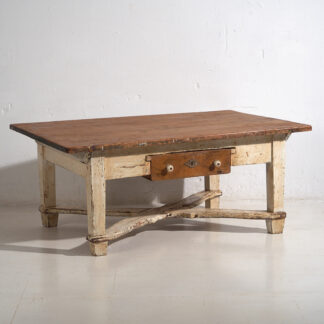 Ancienne table basse blanche (vers 1920)