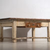 Mesa baja auxiliar antigua de color blanco (c.1920)