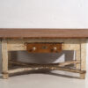 Mesa baja auxiliar antigua de color blanco (c.1920)