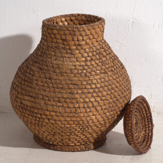 Basket with antique lid (c.1920) #1