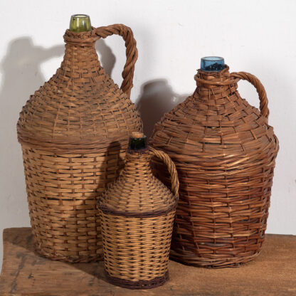 Anciens demijohns en verre et osier (c.1920). Ensemble de 3 pièces #67