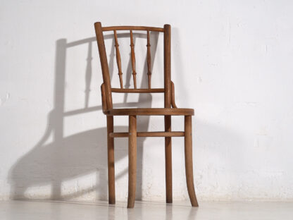 Antique Thonet chair with engraved seat (c.1920) #4