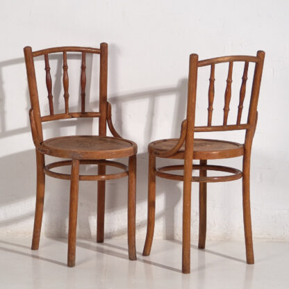 Antique Thonet chairs with engraved seat (c.1920). Set of 2 pieces #1