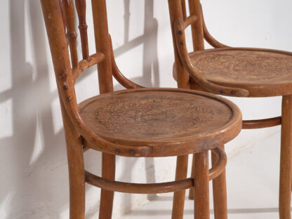 Antique Thonet chairs with engraved seat (c.1920). Set of 2 pieces #1