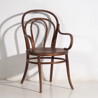 Silla Thonet con reposabrazos antigua (c.1920)