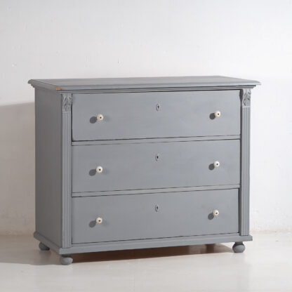 Antique gray solid wood chest of drawers (c.1920)