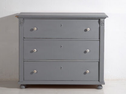 Antique gray solid wood chest of drawers (c.1920)