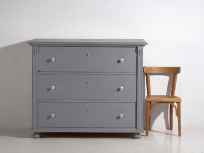 Antique gray solid wood chest of drawers (c.1920)