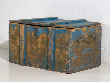 Antique primitive blue antique style chest (c.1920)