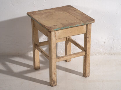 Ancienne table basse en bois massif (c.1920) #13