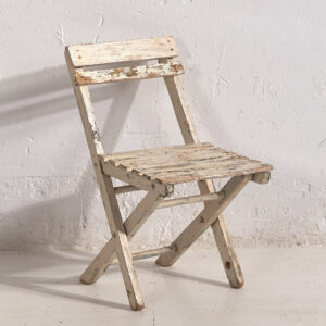 Silla pequeña infantil vintage de color blanco (Francia, c.1950)