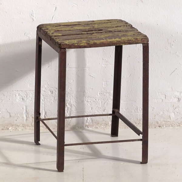 Taburete metálico rectangular industrial vintage (Francia, c.1950) #2