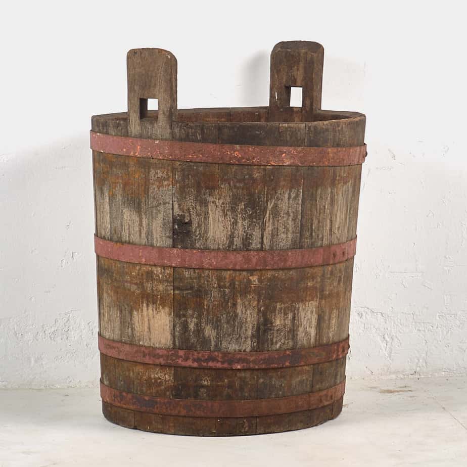 Tonneau ancien en bois (vers 1920)