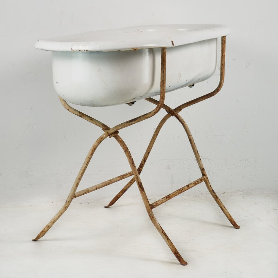 Baignoire ancienne pour bébé (c.1920)