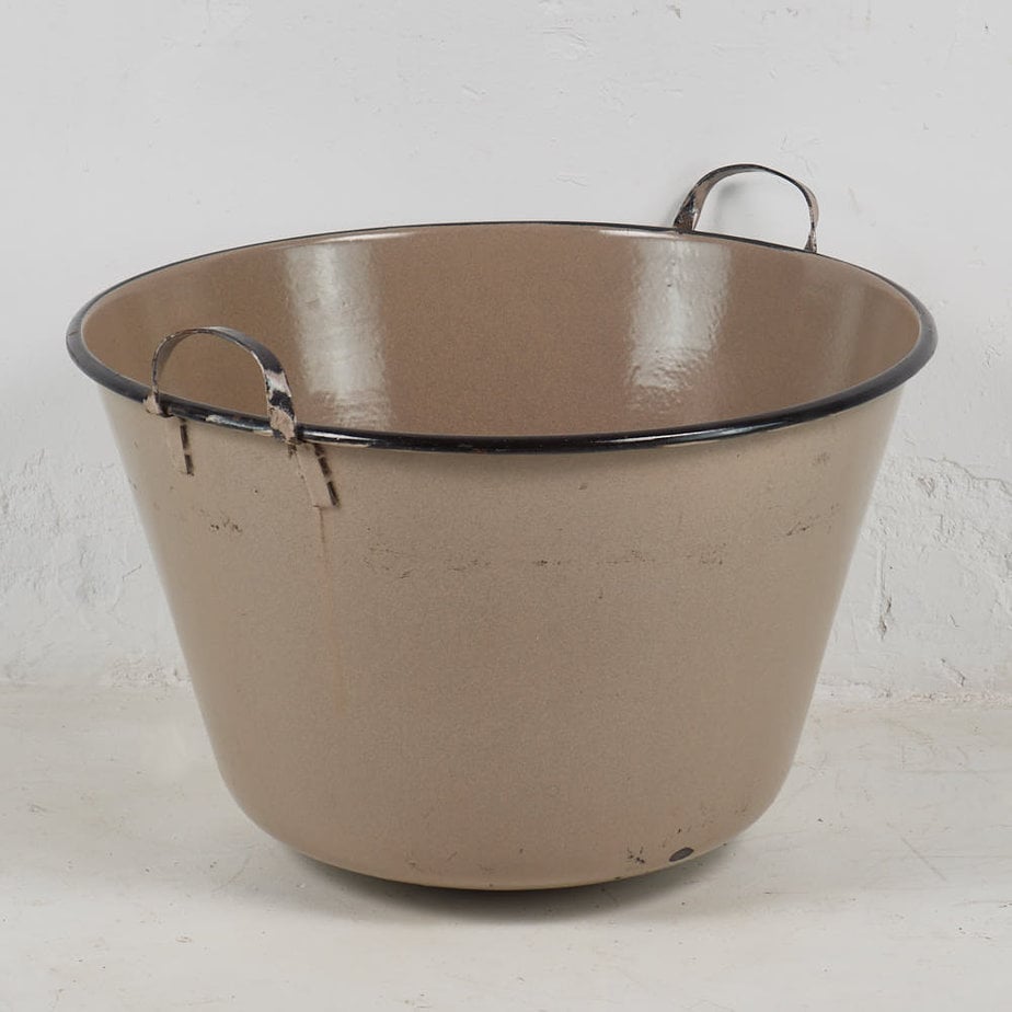 Caldero de metal antiguo color marrón (c.1950)