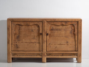 Aparador antiguo alto de madera de pino (c.1920)