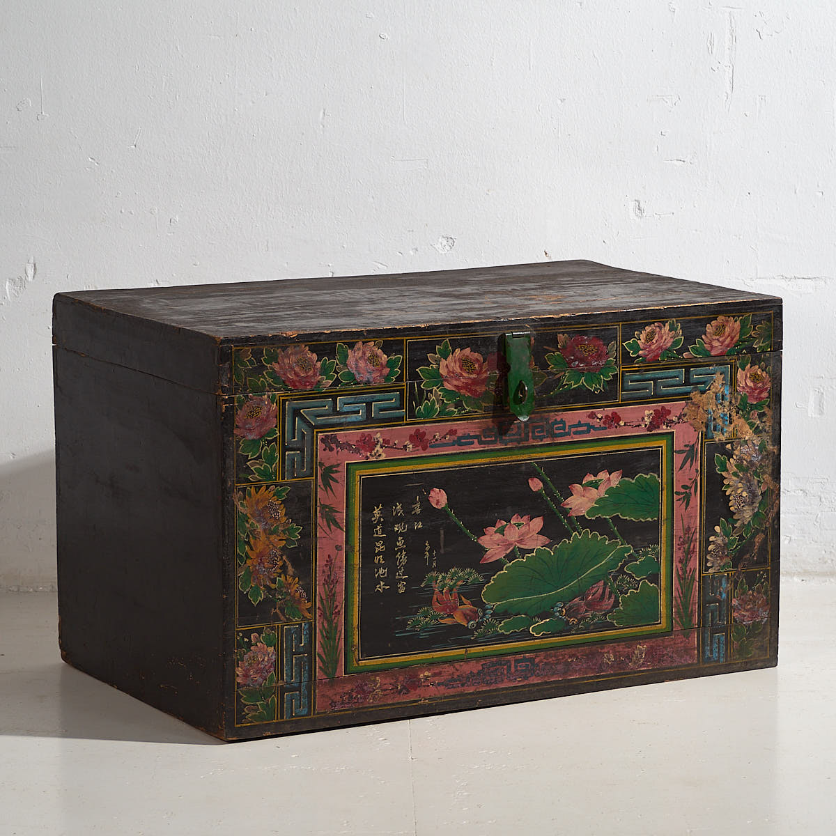 Baúl antiguo oriental con pinturas de flor de loto (c.1900) #11