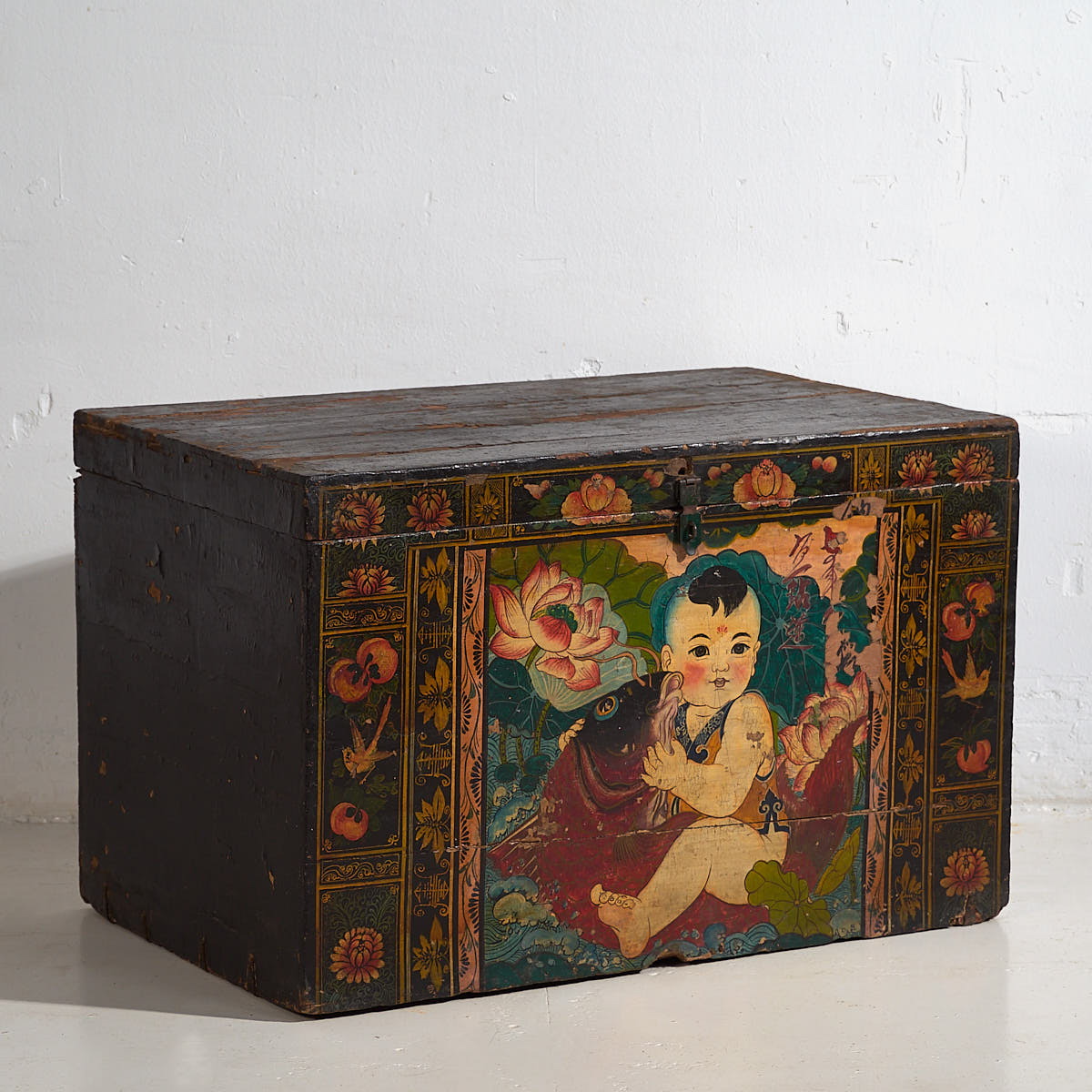 Cofre antiguo oriental de tonos oscuros (c.1900) #4