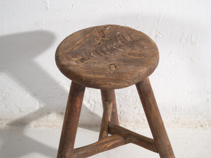 Taburete antiguo de estilo primitivo (c.1900) #23 - Imagen 3