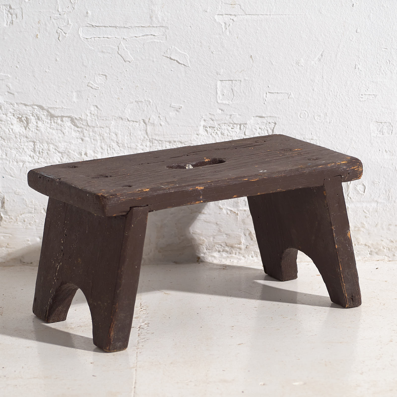 Ancien petit tabouret de couleur foncée (c.1920) #10
