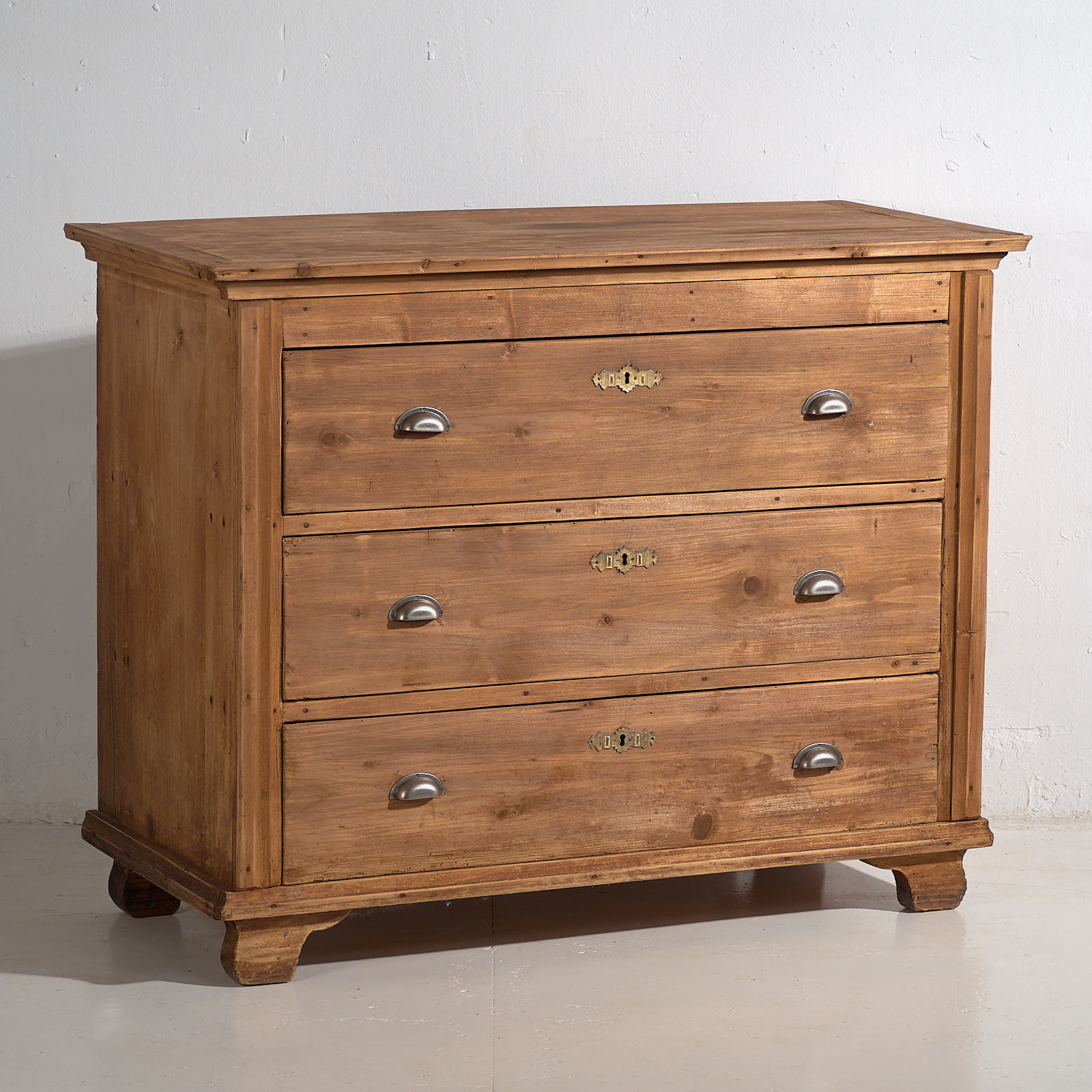 Antique country style chest of drawers (c.1920) #110