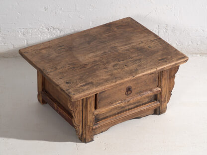 Mesa de centro oriental antigua (c.1900) #76