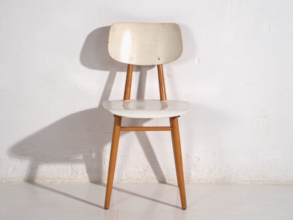 Vintage white chairs (c.1960). Set of three pieces #1 - Image 14
