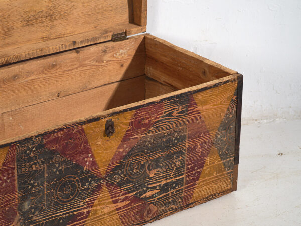 Hand painted antique ethnic trunk (c.1890) #30 - Image 9