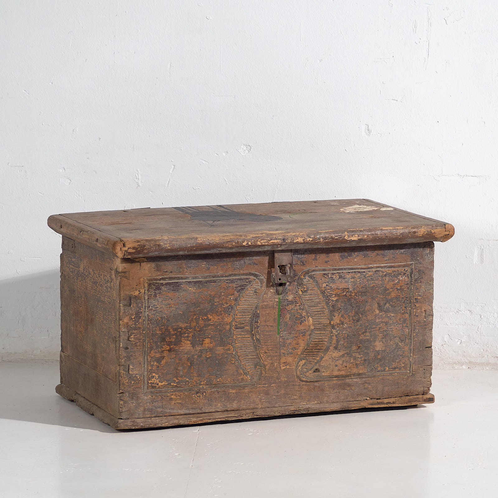 Antiguo cofre de madera maciza (Año 1830) #34