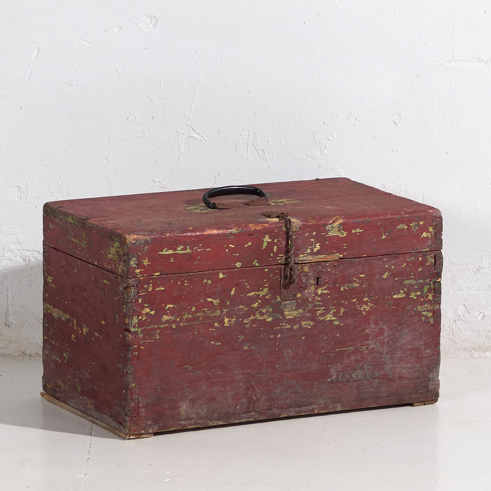 Antiguo cofre con pátina de color rojo y verde (c.1920) #75