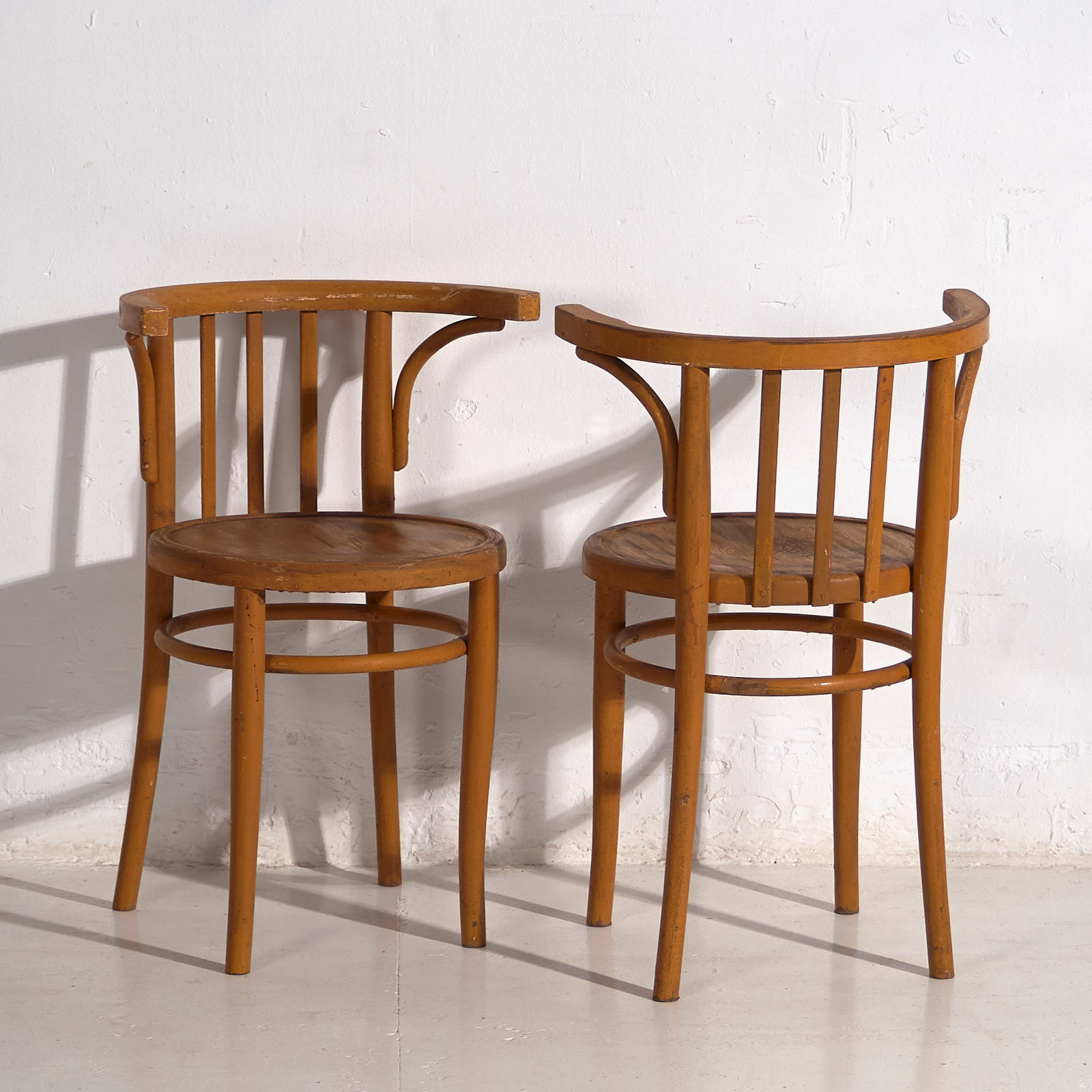 Sillas con reposabrazos antiguas (c.1920). Conjunto de 2 piezas #9