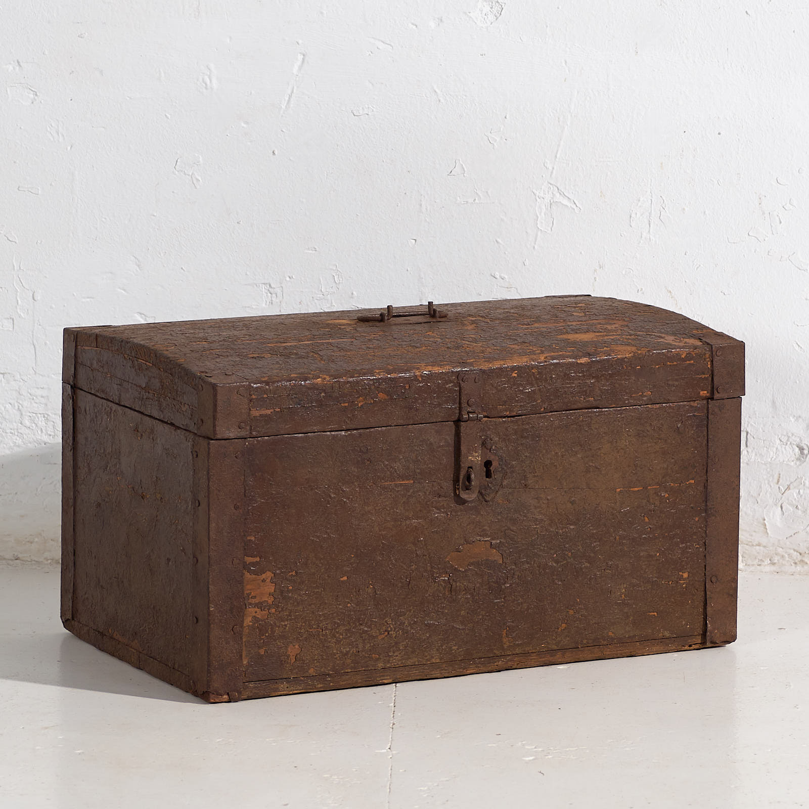 Cofre antiguo con estructura de metal (c.1920) #3