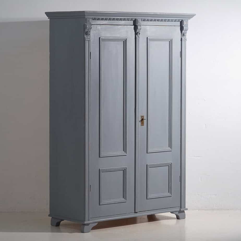 Armario antiguo de color gris (c.1920)