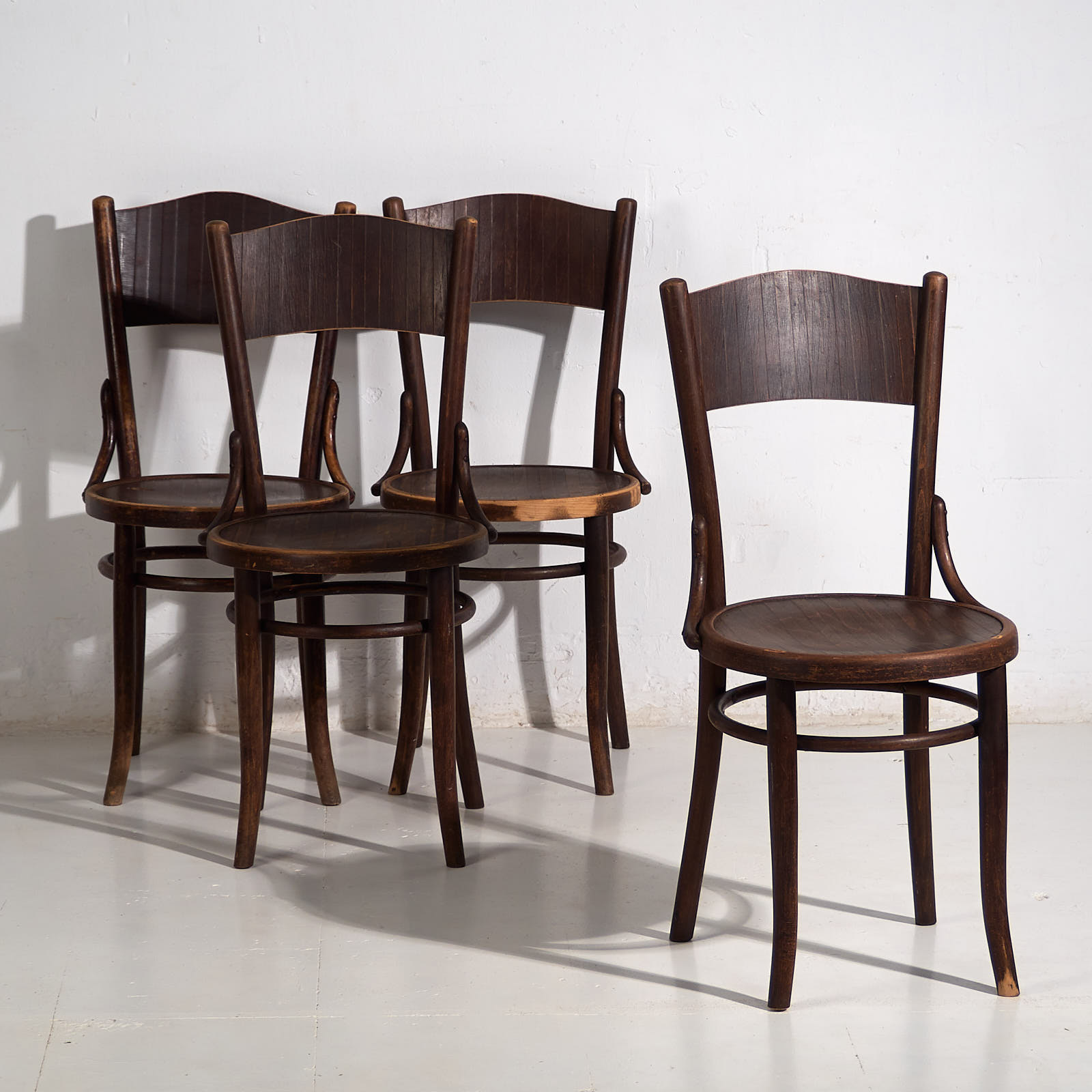 Thonet-Mundus antique bentwood chairs (c.1920). Set of 4 pieces #3 