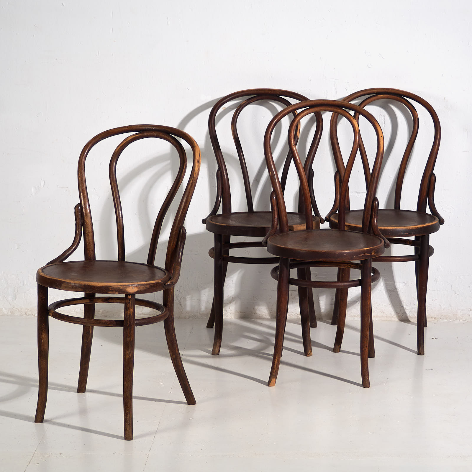 Antique Parisian cafe style chairs (c.1920). Set of 4 pieces #5 