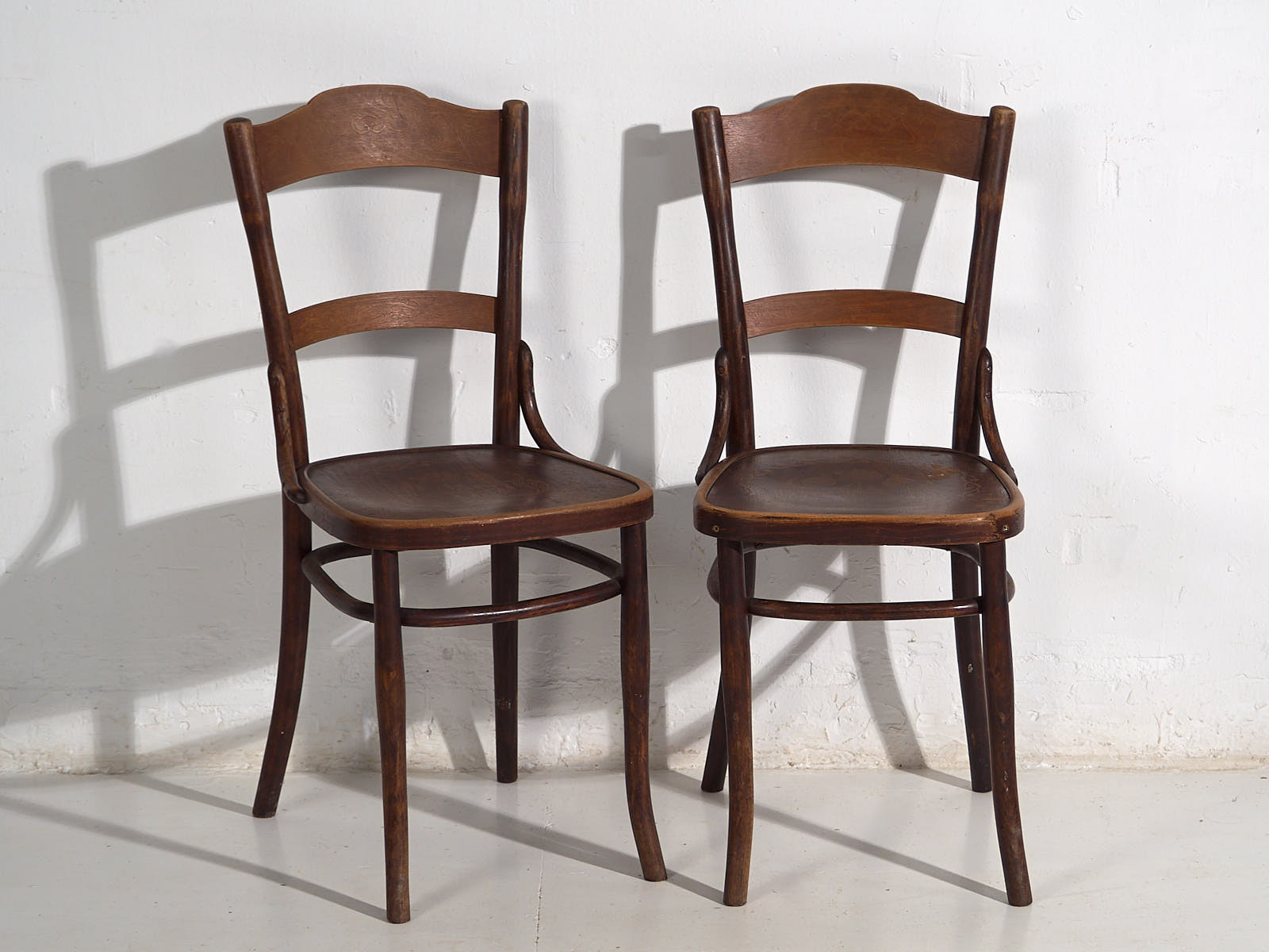 Antique Thonet-Mundus chairs (c.1920). Set of 2 pieces #2 